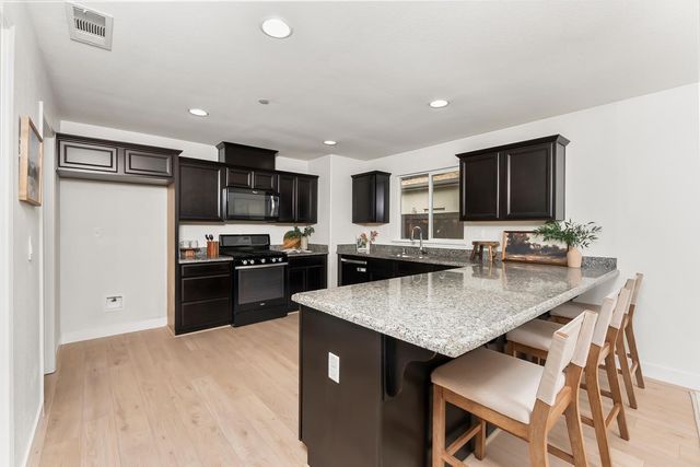 1245 White Pine Ln, Lincoln, CA 95648