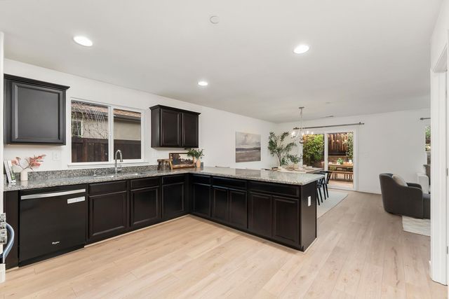 1245 White Pine Ln, Lincoln, CA 95648