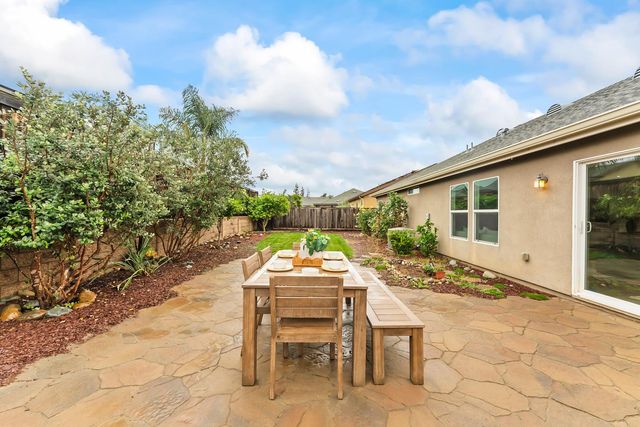 1245 White Pine Ln, Lincoln, CA 95648