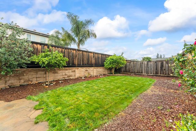 1245 White Pine Ln, Lincoln, CA 95648
