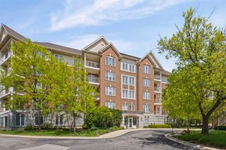640 Robert York Avenue 303, Deerfield, IL 60015