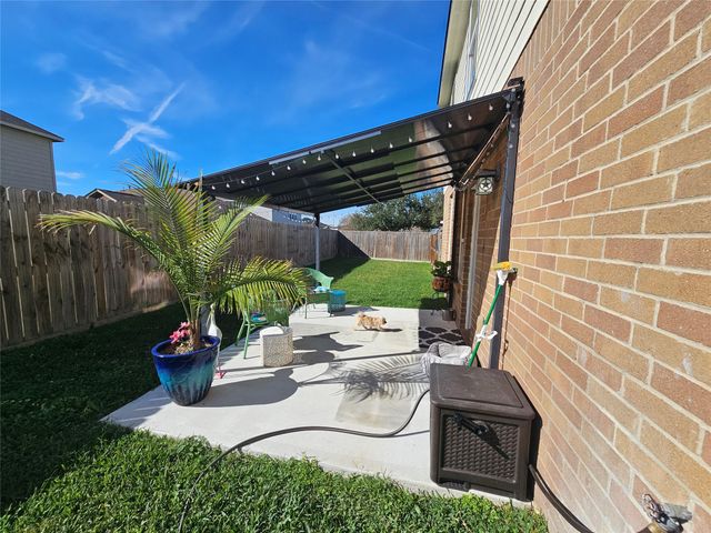 1726 Sun Point Court, Humble, TX 77396