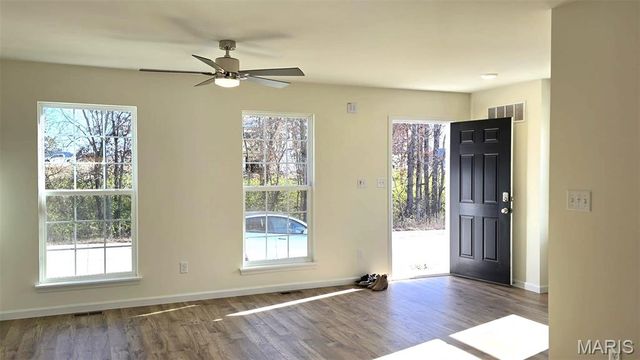 431 Sunset Hollow Dr, Wentzville, MO 63385