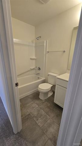 431 Sunset Hollow Dr, Wentzville, MO 63385