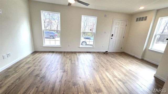 431 Sunset Hollow Dr, Wentzville, MO 63385