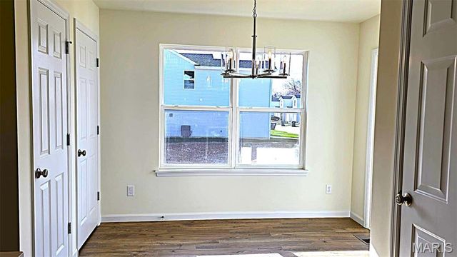 431 Sunset Hollow Dr, Wentzville, MO 63385