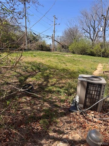 8845 Portland Terrace, St Louis, MO 63147