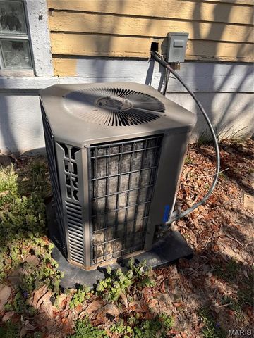 8845 Portland Terrace, St Louis, MO 63147