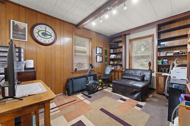 1703 E Glendale Boulevard, Valparaiso, IN 46383