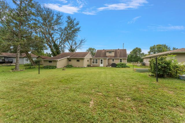 1703 E Glendale Boulevard, Valparaiso, IN 46383