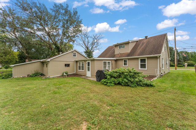 1703 E Glendale Boulevard, Valparaiso, IN 46383