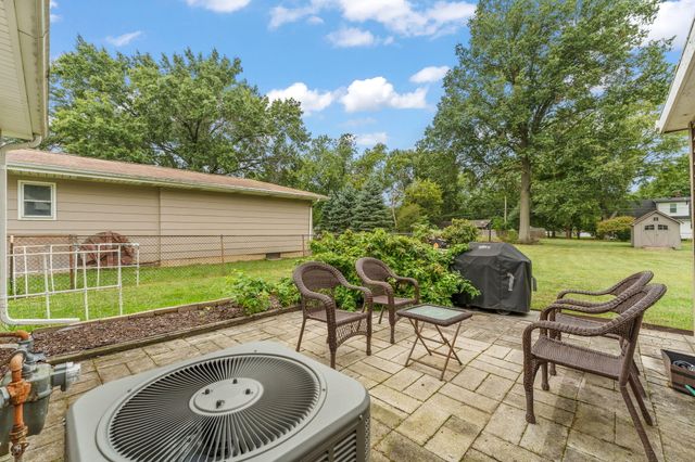 1703 E Glendale Boulevard, Valparaiso, IN 46383