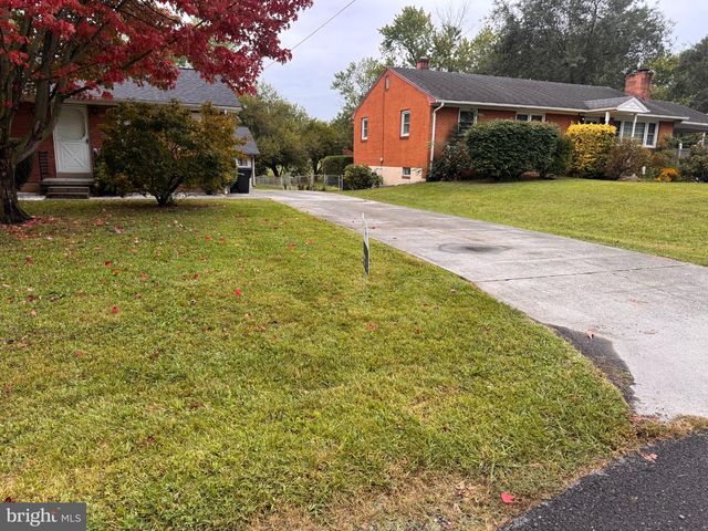 445 ROYAL ST, Winchester, VA 22601
