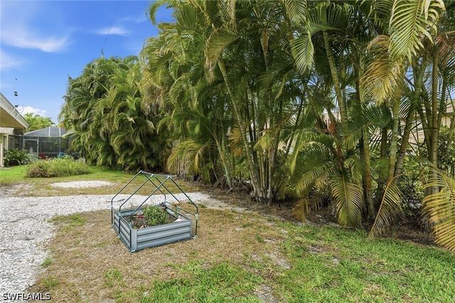 4581 Chippendale DR, Naples, FL 34112