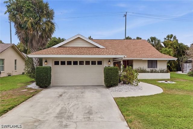 4581 Chippendale DR, Naples, FL 34112