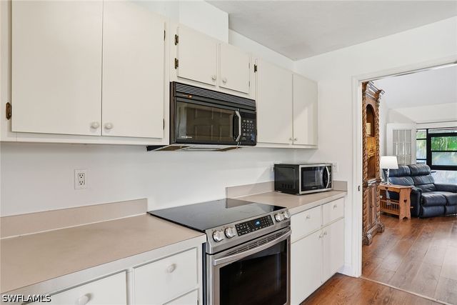 4581 Chippendale DR, Naples, FL 34112