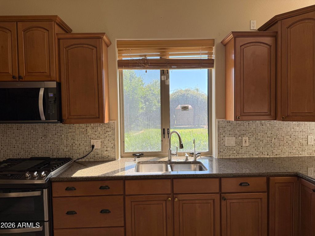 Image 11 of property listing at 2203 E TONTO Place, Chandler, AZ 85249