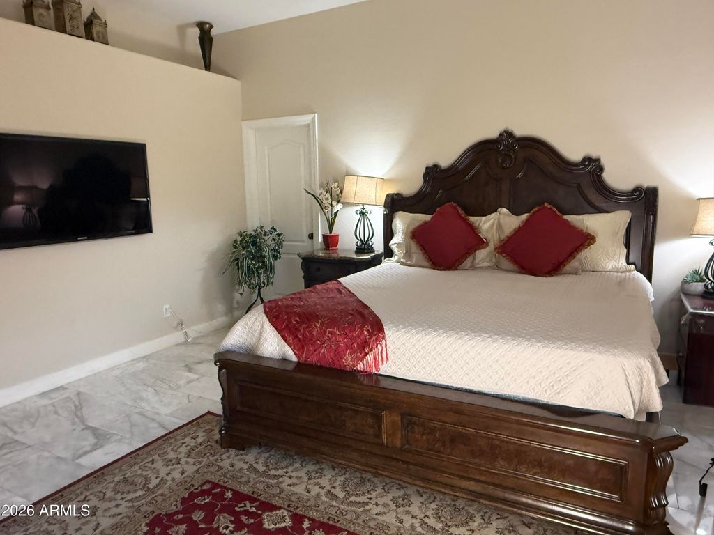 Image 19 of property listing at 2203 E TONTO Place, Chandler, AZ 85249