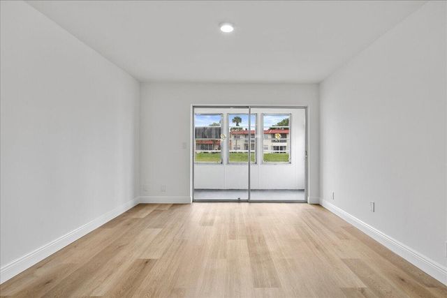 154 Lake Barbara Drive, West Palm Beach, FL 33411