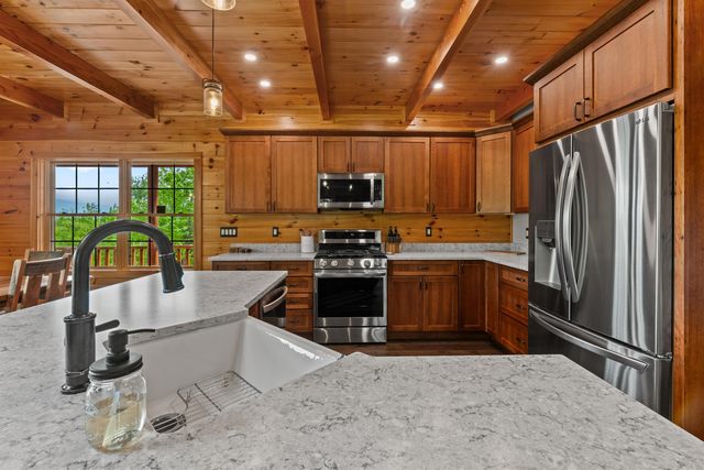 1881 Brownfield Road, Conway, NH 03813