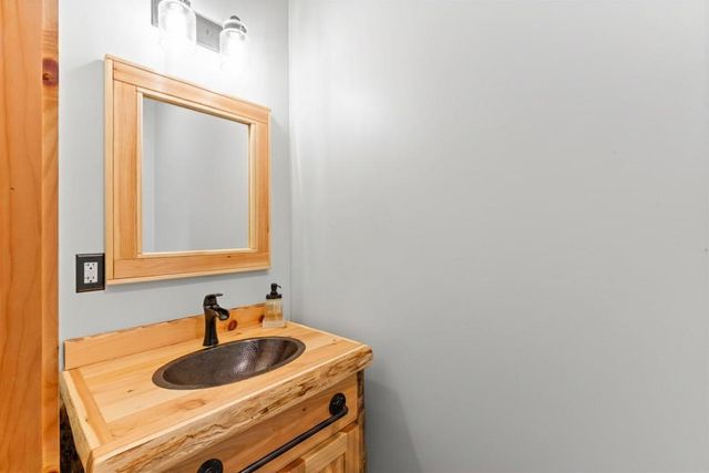 1881 Brownfield Road, Conway, NH 03813