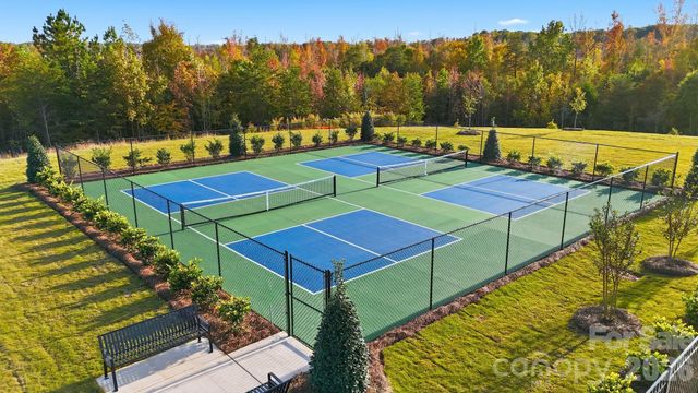 987 Exeter Drive, Sherrills Ford, NC 28673