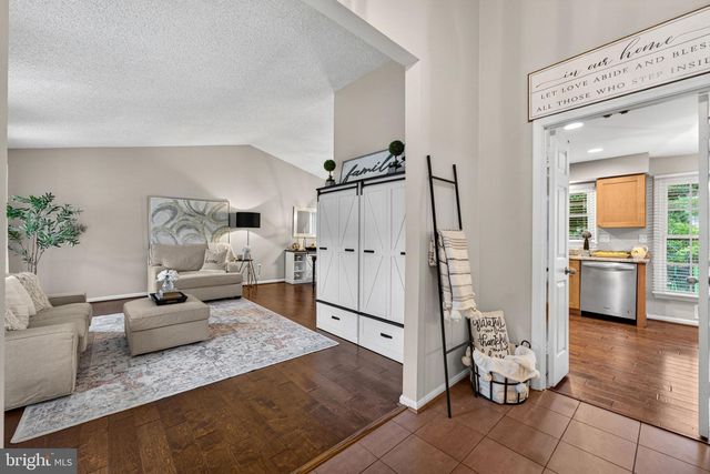 6305 WINDWARD DR, Burke, VA 22015