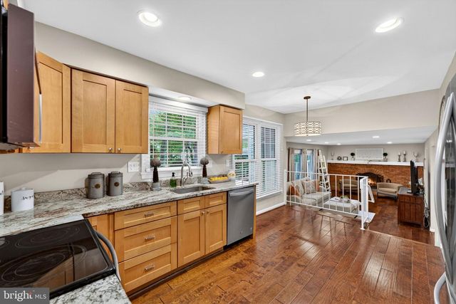 6305 WINDWARD DR, Burke, VA 22015