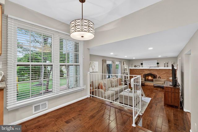 6305 WINDWARD DR, Burke, VA 22015