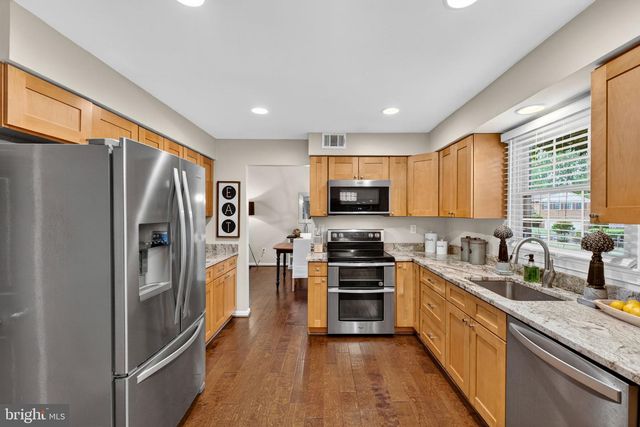 6305 WINDWARD DR, Burke, VA 22015