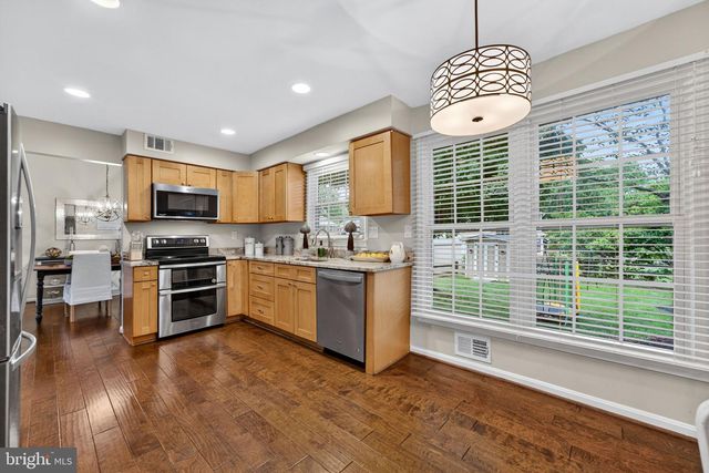 6305 WINDWARD DR, Burke, VA 22015