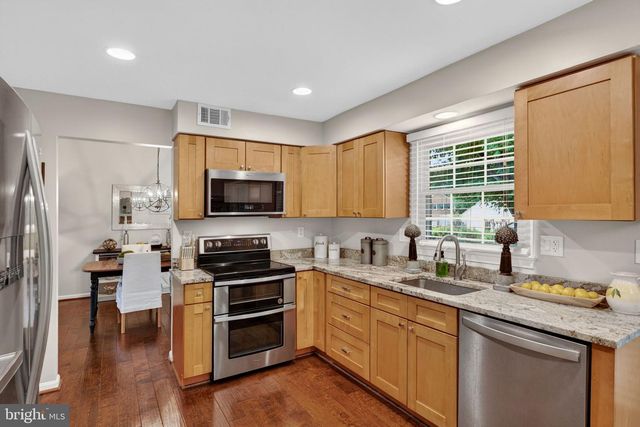 6305 WINDWARD DR, Burke, VA 22015