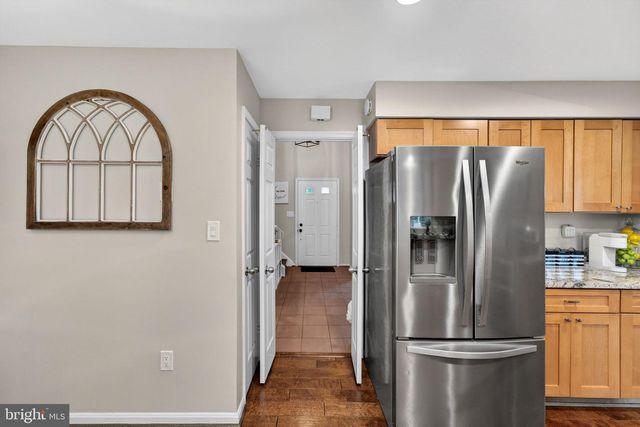 6305 WINDWARD DR, Burke, VA 22015