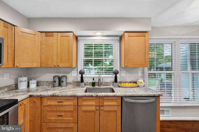 6305 WINDWARD DR, Burke, VA 22015
