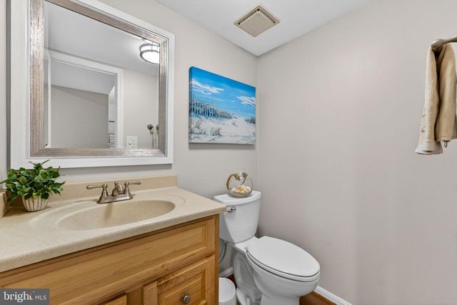 6305 WINDWARD DR, Burke, VA 22015