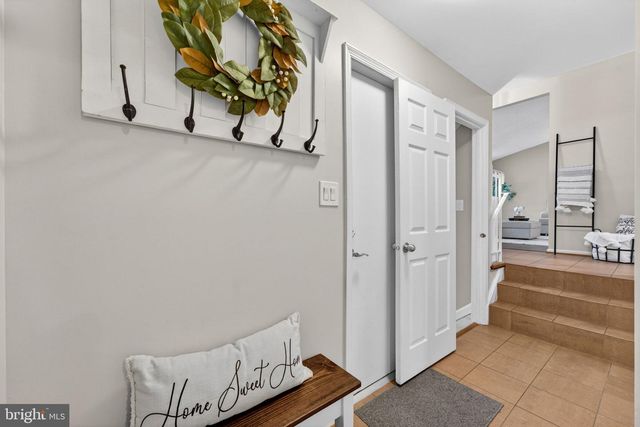 6305 WINDWARD DR, Burke, VA 22015
