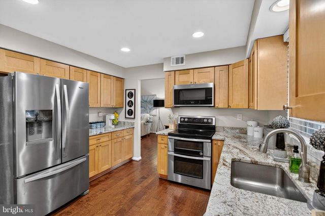 6305 WINDWARD DR, Burke, VA 22015