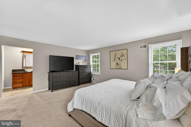 6305 WINDWARD DR, Burke, VA 22015