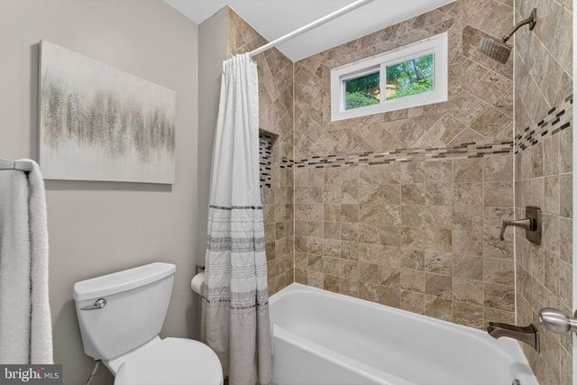 6305 WINDWARD DR, Burke, VA 22015