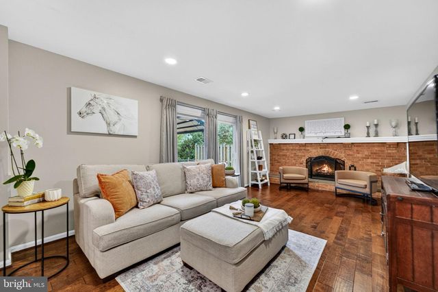 6305 WINDWARD DR, Burke, VA 22015