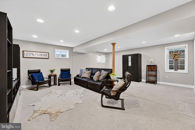 6305 WINDWARD DR, Burke, VA 22015