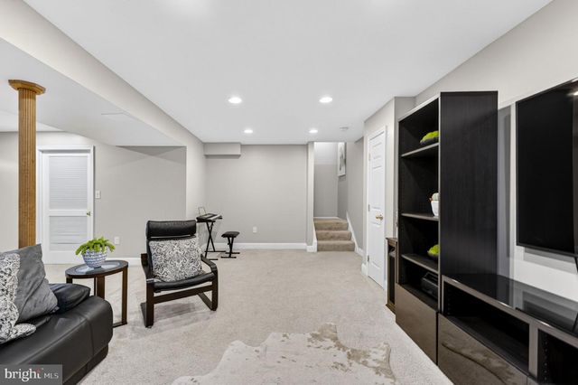 6305 WINDWARD DR, Burke, VA 22015