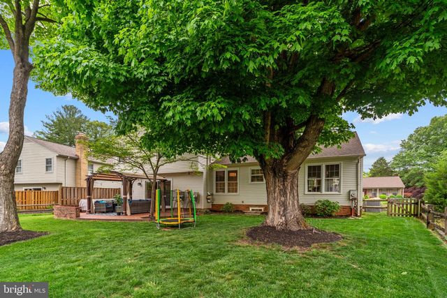 6305 WINDWARD DR, Burke, VA 22015