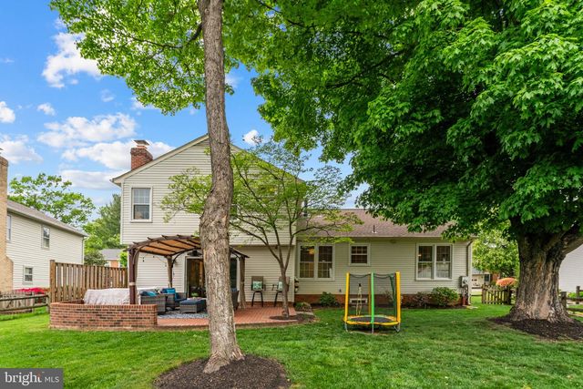 6305 WINDWARD DR, Burke, VA 22015