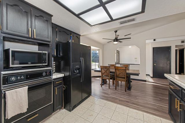 8831 Minnie Cir, Elk Grove, CA 95624