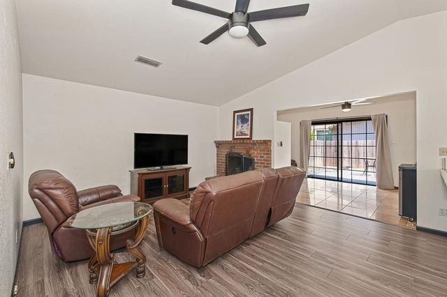 8831 Minnie Cir, Elk Grove, CA 95624