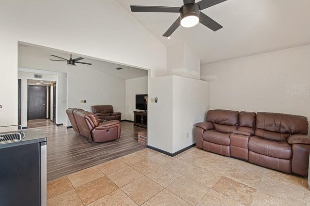 8831 Minnie Cir, Elk Grove, CA 95624