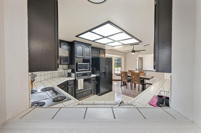 8831 Minnie Cir, Elk Grove, CA 95624