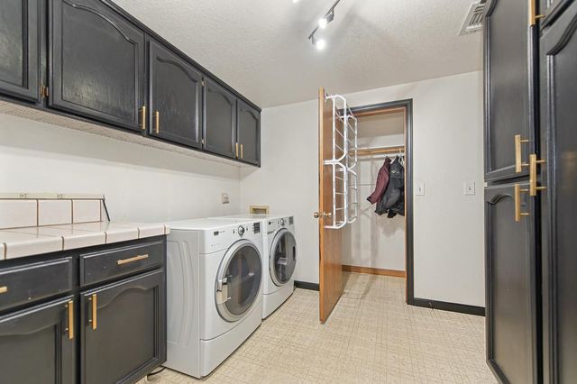 8831 Minnie Cir, Elk Grove, CA 95624