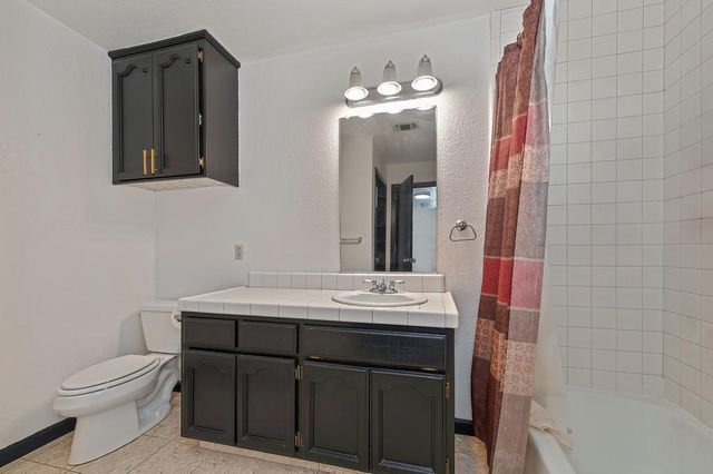 8831 Minnie Cir, Elk Grove, CA 95624